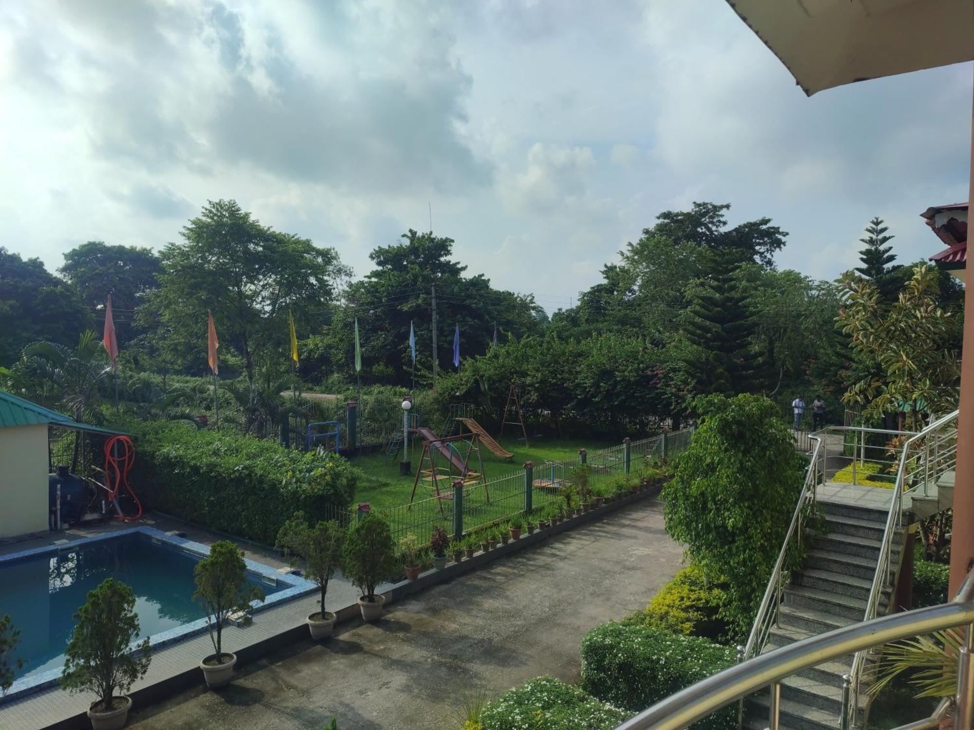 Maa Greenary View - A Holiday Resort Alipur Duar Ngoại thất bức ảnh
